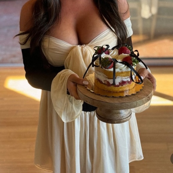 House of CB Black and Cream Long Sleeve Dress - Picture 5 of 6